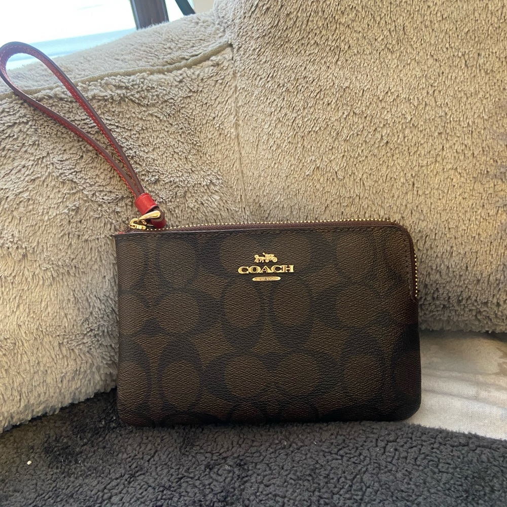 COACH | wristlet